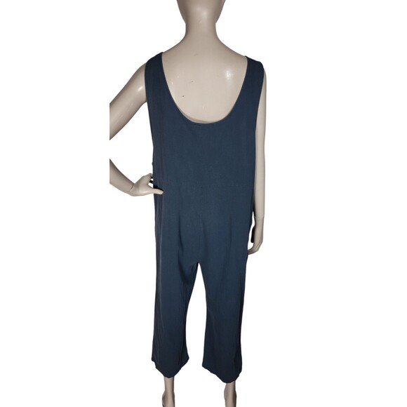 Celmia Collection Sleevless Frog Closure Low-Cut Wide Leg Cropped Jumpsuit LRG - Picture 7 of 10